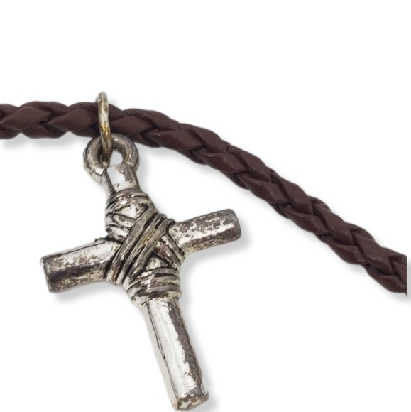 VERY LONG BROWN BRAIDED LEATHER & SILVERPLATED CROSS CHARMS NECKLACE - Picture 7 of 10